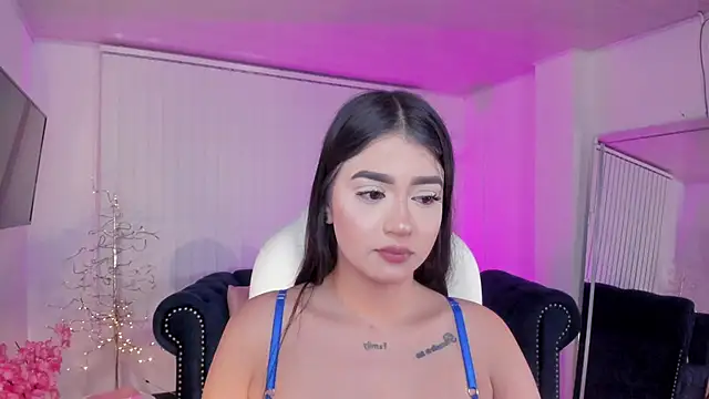 Snapshot of amelie_jhons chatting on February 24, 2025, 12:20 am amelie jhons online show from February 24, 2025, 12:20 am