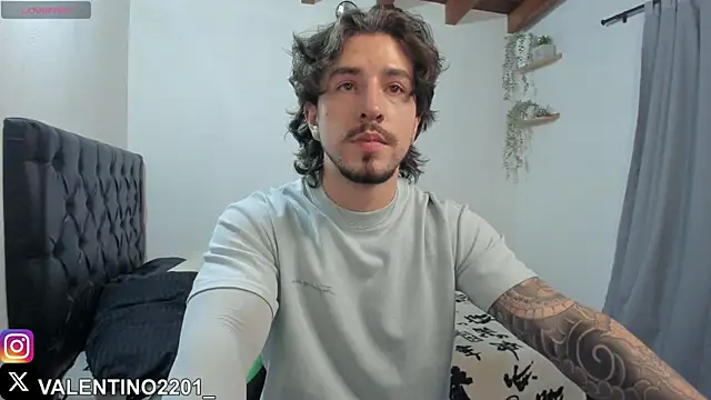 Snapshot of Valentino_Xander chatting on October 13, 2025, 11:49 pm Valentino Xander online show from October 13, 2025, 11:49 pm