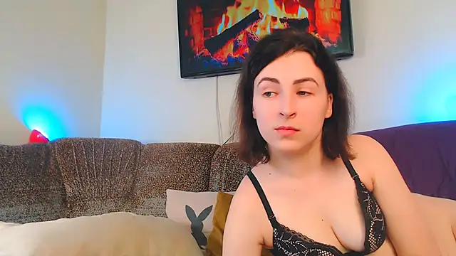 Caroline1995 online show from March 9, 2025, 7:01 am