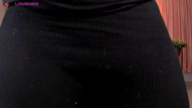 Snapshot of NatyFerrer_ chatting on February 8, 2025, 10:39 am NatyFerrer online show from February 8, 2025, 10:39 am