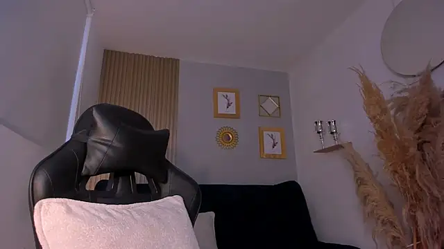 Snapshot of NatyFerrer_ chatting on October 11, 2025, 10:58 am NatyFerrer online show from October 11, 2025, 10:58 am