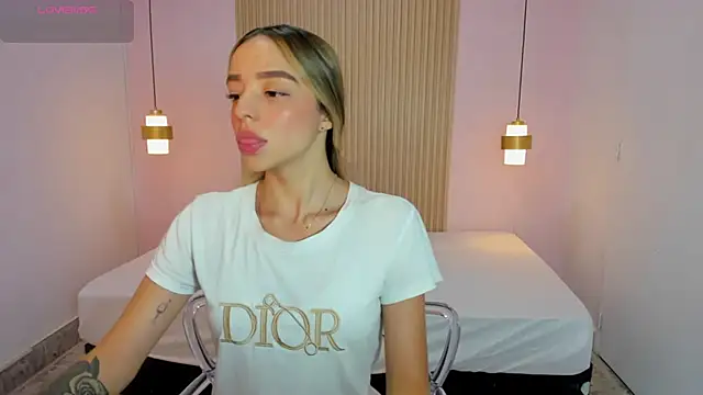 AliceRoss0 online show from June 10, 2026, 8:52 pm