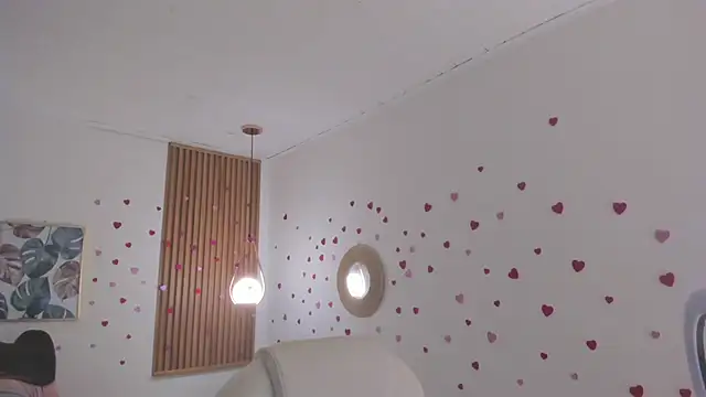 TiffanyWright online show from April 5, 2026, 1:52 pm