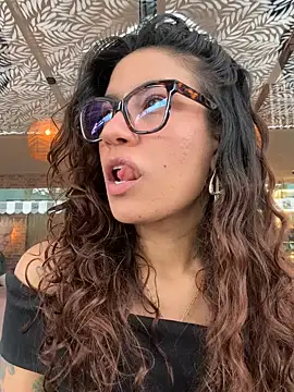 Snapshot of ValeriEvan chatting on September 17, 2025, 8:10 pm ValeriEvan online show from September 17, 2025, 8:10 pm