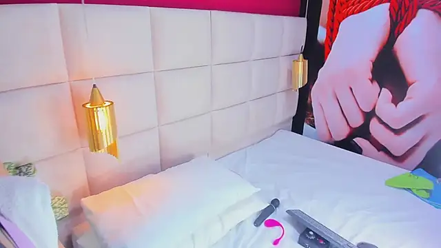 Amberluy online show from April 6, 2026, 7:04 pm