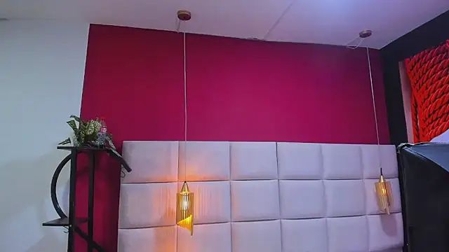 Amberluy online show from April 17, 2026, 7:50 pm