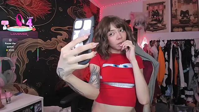 Snapshot of Alicedangerrr chatting on April 5, 2026, 12:19 am Alicedangerrr online show from April 5, 2026, 12:19 am