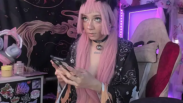 Snapshot of Alicedangerrr chatting on May 2, 2026, 1:32 am Alicedangerrr online show from May 2, 2026, 1:32 am