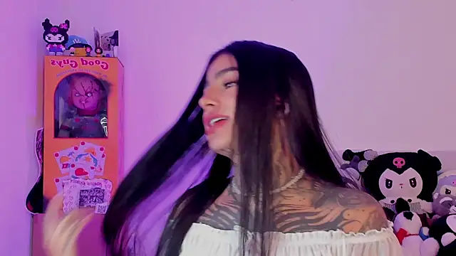 shadowcatt  online show from December 15, 2025, 10:58 pm