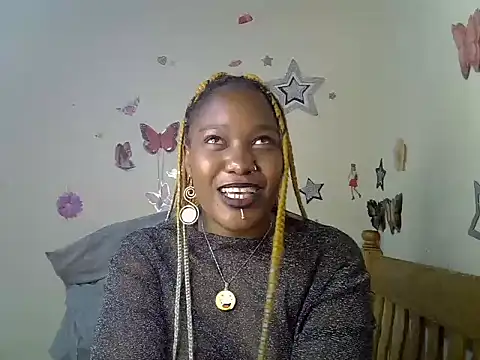 Snapshot of Pretty_tiffany chatting on March 18, 2025, 10:48 pm Pretty tiffany online show from March 18, 2025, 10:48 pm