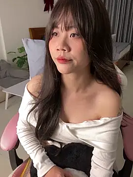 -rosiie- online show from January 20, 2025, 6:32 pm