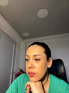 Snapshot of AnnbellaRosse chatting on October 6, 2025, 7:55 pm AnnbellaRosse online show from October 6, 2025, 7:55 pm