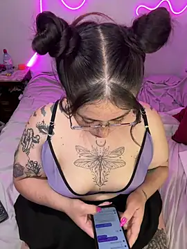 Mizztikaa online show from January 17, 2025, 2:39 am