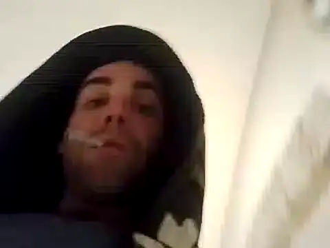 Snapshot of DrbigdickUK chatting on December 31, 2024, 11:49 pm DrbigdickUK online show from December 31, 2024, 11:49 pm