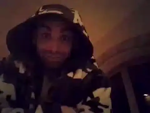 Snapshot of DrbigdickUK chatting on January 2, 2025, 10:33 pm DrbigdickUK online show from January 2, 2025, 10:33 pm