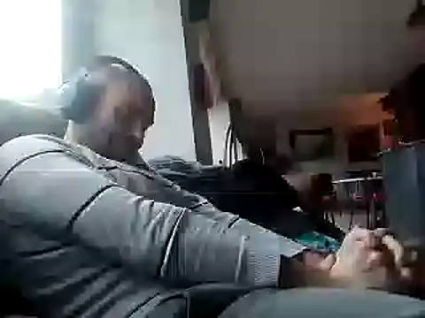 Snapshot of DrbigdickUK chatting on January 4, 2025, 2:04 pm DrbigdickUK online show from January 4, 2025, 2:04 pm