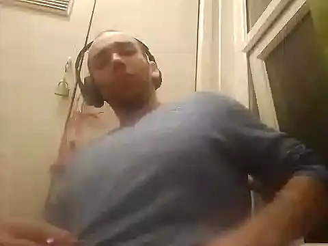 Snapshot of DrbigdickUK chatting on February 18, 2025, 8:25 pm DrbigdickUK online show from February 18, 2025, 8:25 pm