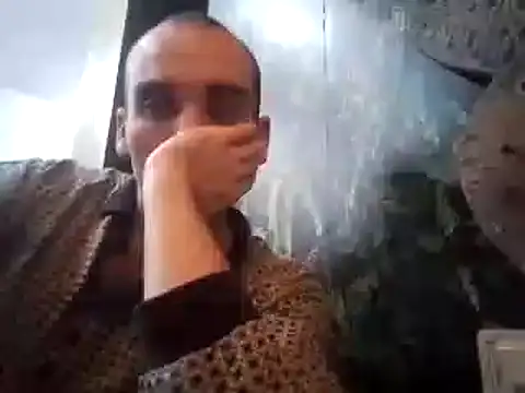 Snapshot of DrbigdickUK chatting on November 14, 2025, 9:46 pm DrbigdickUK online show from November 14, 2025, 9:46 pm