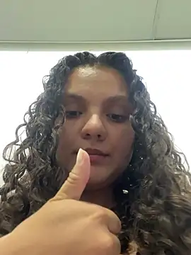 Snapshot of eva_y_marcelo chatting on February 25, 2025, 11:44 pm eva y marcelo online show from February 25, 2025, 11:44 pm