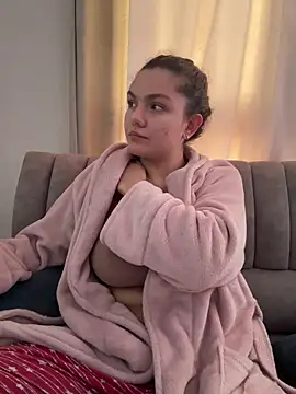 Snapshot of eva_y_marcelo chatting on December 18, 2025, 11:38 am eva y marcelo online show from December 18, 2025, 11:38 am