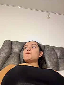 Snapshot of eva_y_marcelo chatting on December 23, 2025, 9:29 am eva y marcelo online show from December 23, 2025, 9:29 am