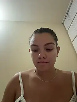 Snapshot of eva_y_marcelo chatting on February 8, 2026, 3:32 am eva y marcelo online show from February 8, 2026, 3:32 am