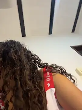 Snapshot of eva_y_marcelo chatting on March 19, 2026, 12:20 pm eva y marcelo online show from March 19, 2026, 12:20 pm