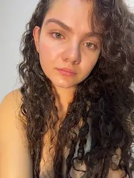 Snapshot of eva_y_marcelo chatting on April 6, 2026, 11:44 am eva y marcelo online show from April 6, 2026, 11:44 am