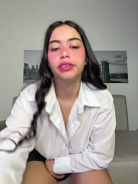 Snapshot of SophieRoyals chatting on March 22, 2026, 11:24 am SophieRoyals online show from March 22, 2026, 11:24 am