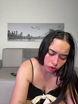 Snapshot of SophieRoyals chatting on May 27, 2026, 1:41 pm SophieRoyals online show from May 27, 2026, 1:41 pm