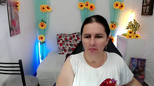 victoria jones online show from February 10, 2025, 8:00 pm