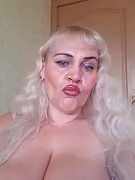 IsabellaBoni online show from March 12, 2025, 7:24 am