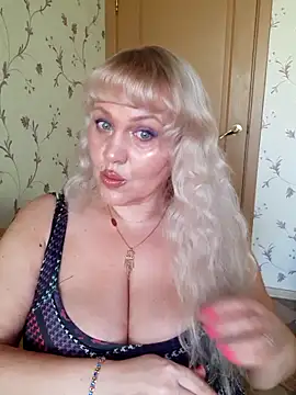 Snapshot of IsabellaBoni chatting on May 12, 2026, 6:43 am IsabellaBoni online show from May 12, 2026, 6:43 am