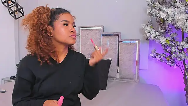 Isabellsmmith online show from January 25, 2025, 3:40 am