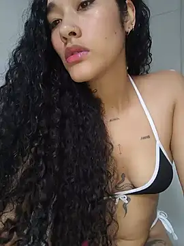 jaderossxx online show from July 14, 2026, 4:02 pm