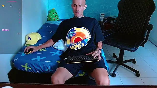 Snapshot of bray_hotboy777 chatting on December 22, 2024, 8:47 pm bray hotboy777 online show from December 22, 2024, 8:47 pm