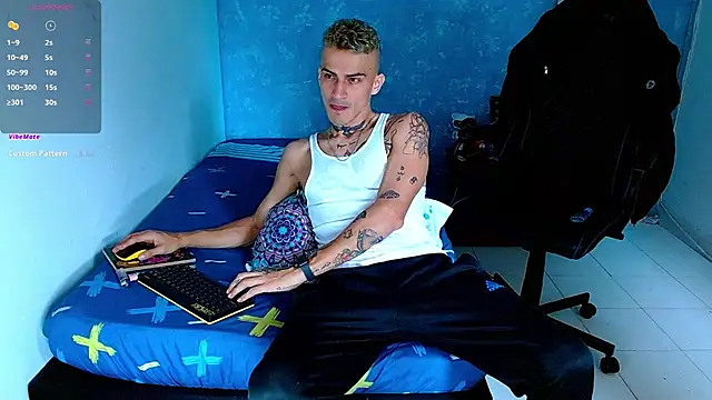 Snapshot of bray_hotboy777 chatting on March 14, 2025, 1:13 pm bray hotboy777 online show from March 14, 2025, 1:13 pm