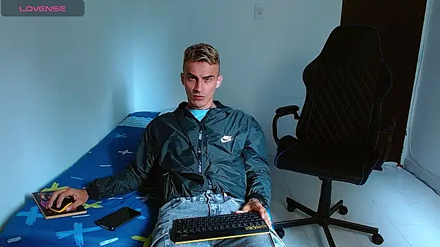 Snapshot of bray_hotboy777 chatting on October 11, 2025, 3:32 pm bray hotboy777 online show from October 11, 2025, 3:32 pm