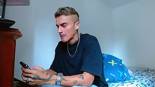 Snapshot of bray_hotboy777 chatting on October 25, 2025, 3:40 pm bray hotboy777 online show from October 25, 2025, 3:40 pm