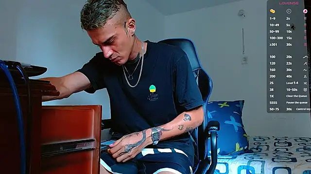 Snapshot of bray_hotboy777 chatting on November 12, 2025, 3:01 pm bray hotboy777 online show from November 12, 2025, 3:01 pm