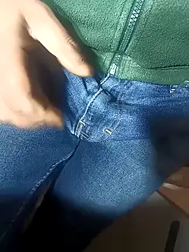 Snapshot of franko1987 chatting on January 13, 2025, 9:08 am franko1987 online show from January 13, 2025, 9:08 am