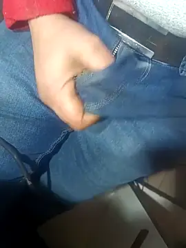 Snapshot of franko1987 chatting on February 21, 2025, 9:45 am franko1987 online show from February 21, 2025, 9:45 am