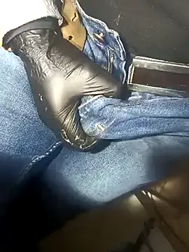 Snapshot of franko1987 chatting on March 17, 2025, 5:12 am franko1987 online show from March 17, 2025, 5:12 am