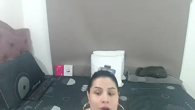 Snapshot of kimberlyjamexxx chatting on May 13, 2026, 12:52 am kimberlyjamexxx online show from May 13, 2026, 12:52 am