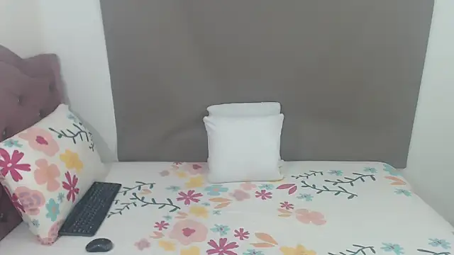 Snapshot of kimberlyjamexxx chatting on June 3, 2026, 4:04 am kimberlyjamexxx online show from June 3, 2026, 4:04 am