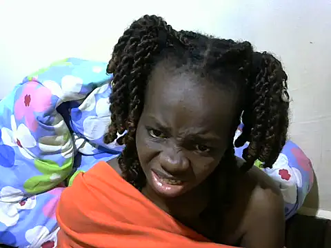 Snapshot of Thicky_kyla chatting on May 16, 2026, 12:40 am Thicky kyla online show from May 16, 2026, 12:40 am