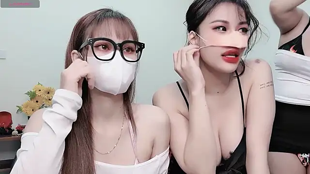 LyLy Office online show from December 18, 2024, 2:10 am