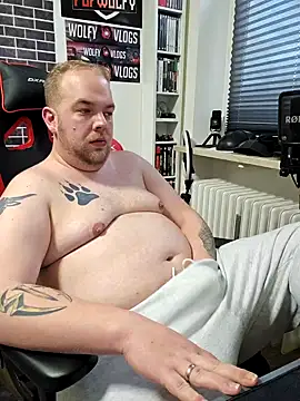 PupW0lfy online show from January 7, 2025, 3:23 pm