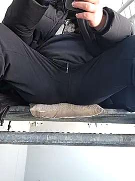 PupW0lfy online show from February 17, 2025, 11:34 am