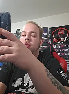 PupW0lfy online show from October 10, 2025, 3:11 pm